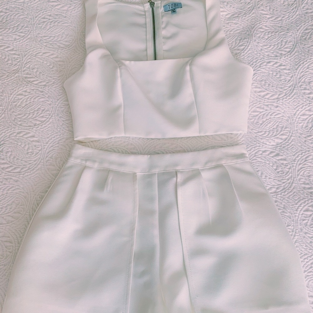 White Two Piece Tobi Set